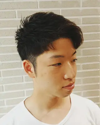 メンズ ブリーチ/ヘアケア/ 艶髪/イギチハルのヘアスタイル