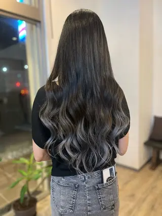 カラー G.O.A.T hair所属・Karen ✂︎GOAThairのヘアスタイル