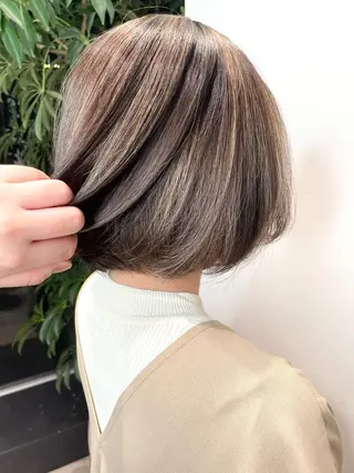 ミディアム stair:case 武蔵小杉店所属・艶カラーリスト 牛込萌香のヘアスタイル