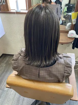 ミディアム カラー 磧本 祐里恵のヘアスタイル