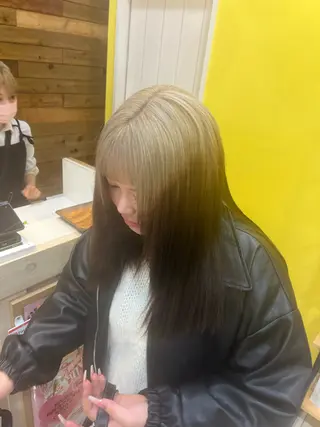 ミディアム らいむ/レイヤー/ /イヤリングカラーのヘアスタイル