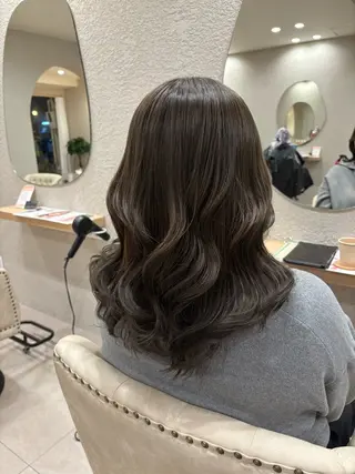 セミロング 透明感カラー⭐️🌈 野村玲美のヘアスタイル