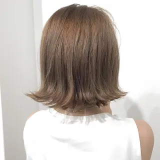 ショート ハイトーン髪質改善 家中貴典のヘアスタイル