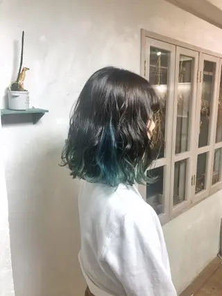 ミディアム カラー パーマ ヘアアレンジ 推し活専用 【派手髪】飯野ゆかりのヘアスタイル