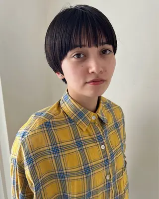 ショート カラー Loom.所属・村上雅人 ナチュラルモードのヘアスタイル