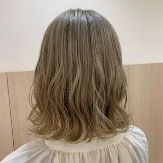 ミディアム カラー 店長ハイトーンカラー 柞山史奈のヘアスタイル