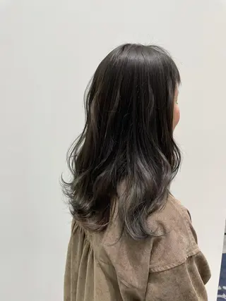ロング カラー 明石 歩樹のヘアスタイル