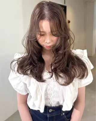 ロング カラー mizuki/ピンク ベージュ.レイヤーのヘアスタイル