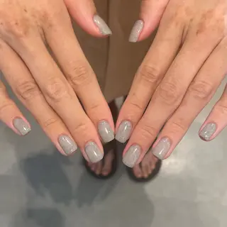 ネイル 𝑟𝑖𝑠𝑎 🕯‎🤍のネイルデザイン