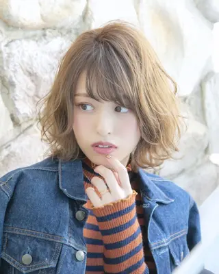 ミディアム salowin 原宿 aroa所属・韓国／ハッシュカット ／透明感カラー／金野のヘアスタイル