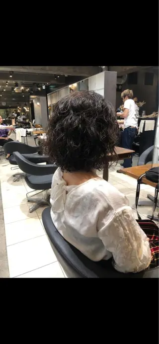 ショート パーマ マンツーマン／韓国 ヘア‎Amiのヘアスタイル