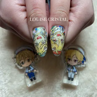 ネイル LOUISE CRYSTALのネイルデザイン