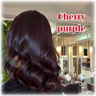 セミロング カラー 岡本 絢香のヘアスタイル