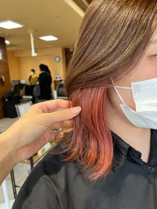 カラー インナー×縮毛矯正 ピンクカラー澤井里菜のヘアスタイル