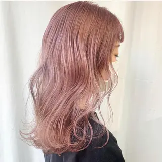 セミロング カラー ツガミ リナのヘアスタイル