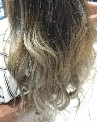 ロング カラー ヘアアレンジ 嶋田 ゆきのヘアスタイル