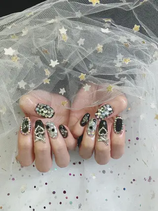 ネイル 🦋ネイルサロン ブラン🌈ゆりのネイルデザイン