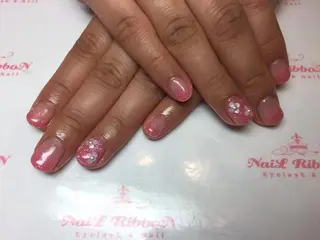 ネイル ネイルリボン 受付スタッフのネイルデザイン