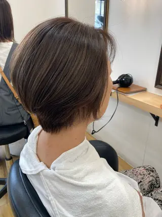ショート カラー 大野 まゆのヘアスタイル