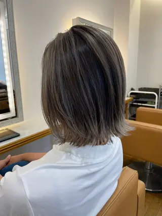 ミディアム ブリーチ毛矯正.髪質 改善.髪にドラマをのヘアスタイル