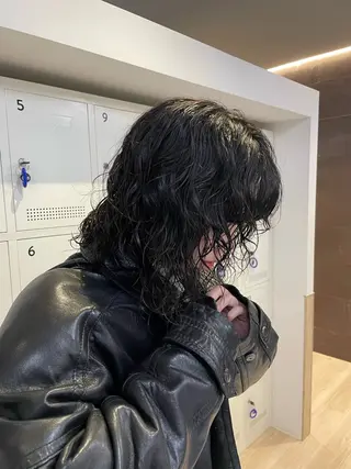 ミディアム パーマ 🫧髪質整形師 イケモトタクマ🎩のヘアスタイル