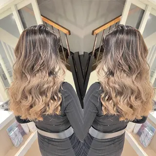 セミロング カラー ヘアアレンジ 🔥ハイトーンカラー ギャルNAOKI🔥のヘアスタイル