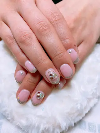 ネイル The Best Beauty受付担当のヘアスタイル