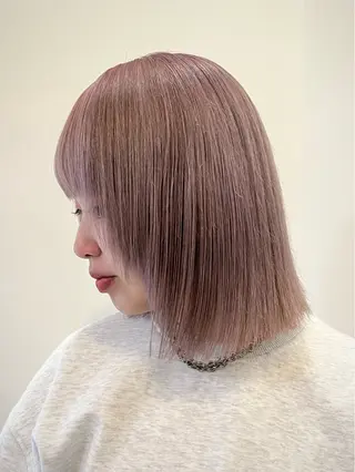 ミディアム Ami ブリーチ/ハイトーンのヘアスタイル