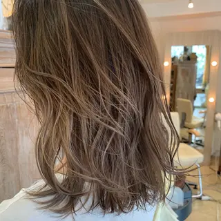 ミディアム カラー DiMPlE  ディンプル所属・🌸スタイリスト 山浦美恵のヘアスタイル