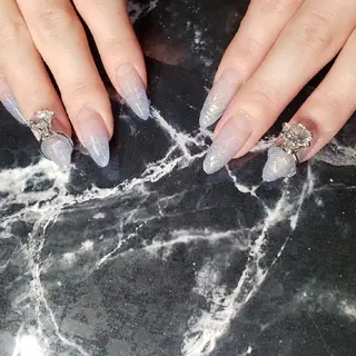 ミディアム ネイル クロキ 。のネイルデザイン