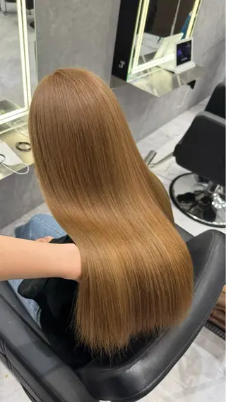 ロング 安藤 美羽のヘアスタイル