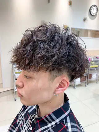 ショート パーマ 髪質改善縮毛矯正 堀田陸斗のヘアスタイル