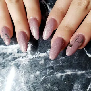 ミディアム ネイル クロキ 。のネイルデザイン