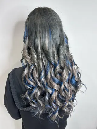 ロング カラー 長田 麻友子のヘアスタイル