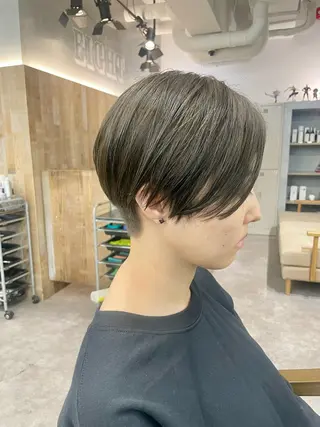 ショート カラー 色気レイヤー& ショートはお任せ🌟のヘアスタイル