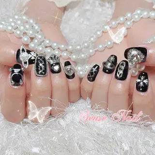 ネイル 🦋 Queenieのネイルデザイン