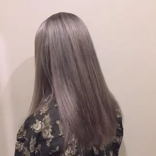 ロング カラー ブームボックス所属・🐝ハイトーンカラー hachi🐝のヘアスタイル