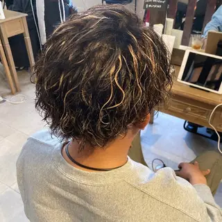 ショート カラー パーマ メンズ 前田 知輝のヘアスタイル