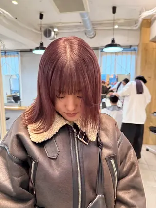 ミディアム カラー ミルクティー× グレージュMOMOのヘアスタイル