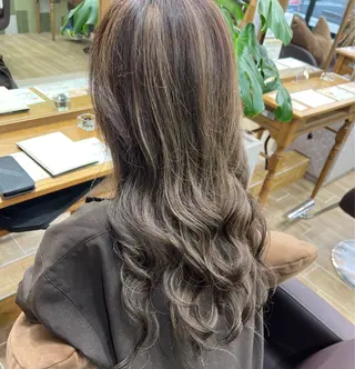 ロング カラー Earth浜町店所属・西村 美依奈のヘアスタイル