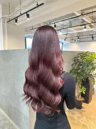 ロング 足立 采弥のヘアスタイル