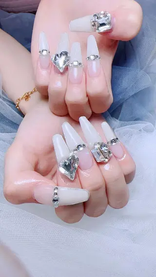 ネイル 🌼リオナ ♥️のネイルデザイン