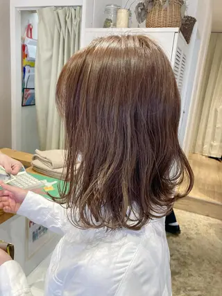 ミディアム カラー en't所属・【女性指名No.1】 西口直子のヘアスタイル