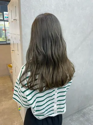 セミロング カラー いなみね はるきのヘアスタイル