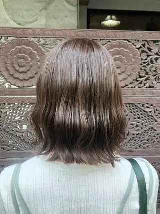 ミディアム カラー レイヤーカット✂️ 若葉のヘアスタイル