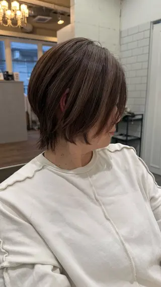 ショート 白髪ぼかし 👒堀江・ヨンスクのヘアスタイル