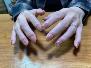 ミディアム ネイルサロンまきの所属・牧野 真都華のネイルデザイン