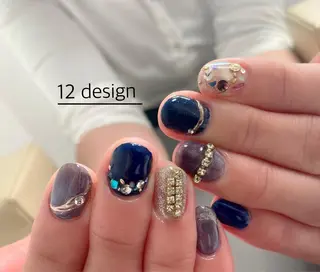 ミディアム ネイル 12 designのネイルデザイン