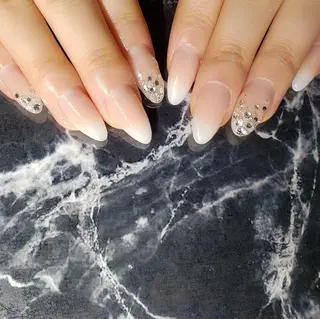 ミディアム ネイル クロキ 。のネイルデザイン