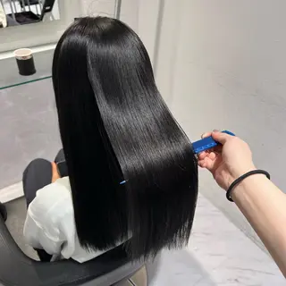 セミロング パーマ ヘアアレンジ 🦋重くない暗髪🦋 Hana🦋のヘアスタイル